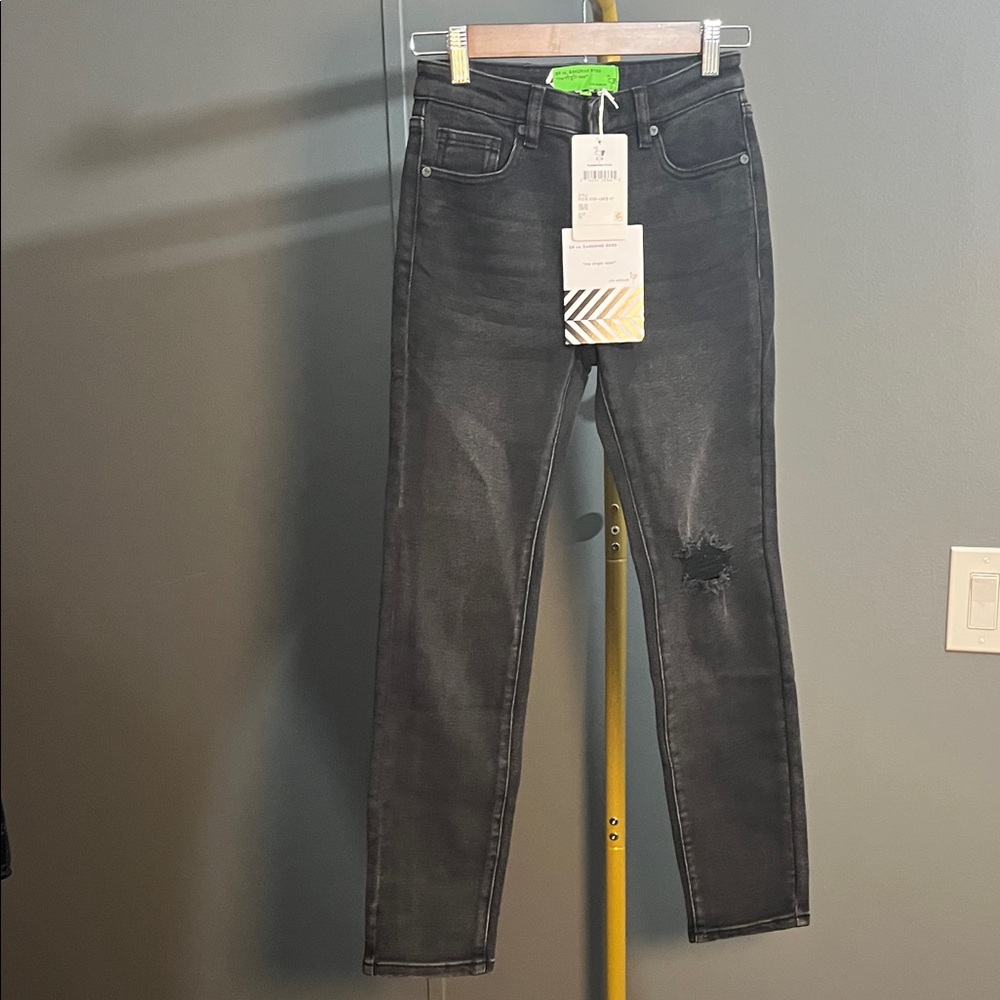 Trendy Black Distressed Women's Skinny Jeans